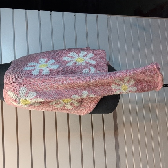 Storia Daisy Cropped Sweater Bell Sleeves Pink White Yellow Size Medium EUC - Picture 4 of 8